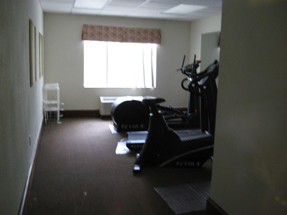 מריאנה Econo Lodge Inn & Suites מראה חיצוני תמונה