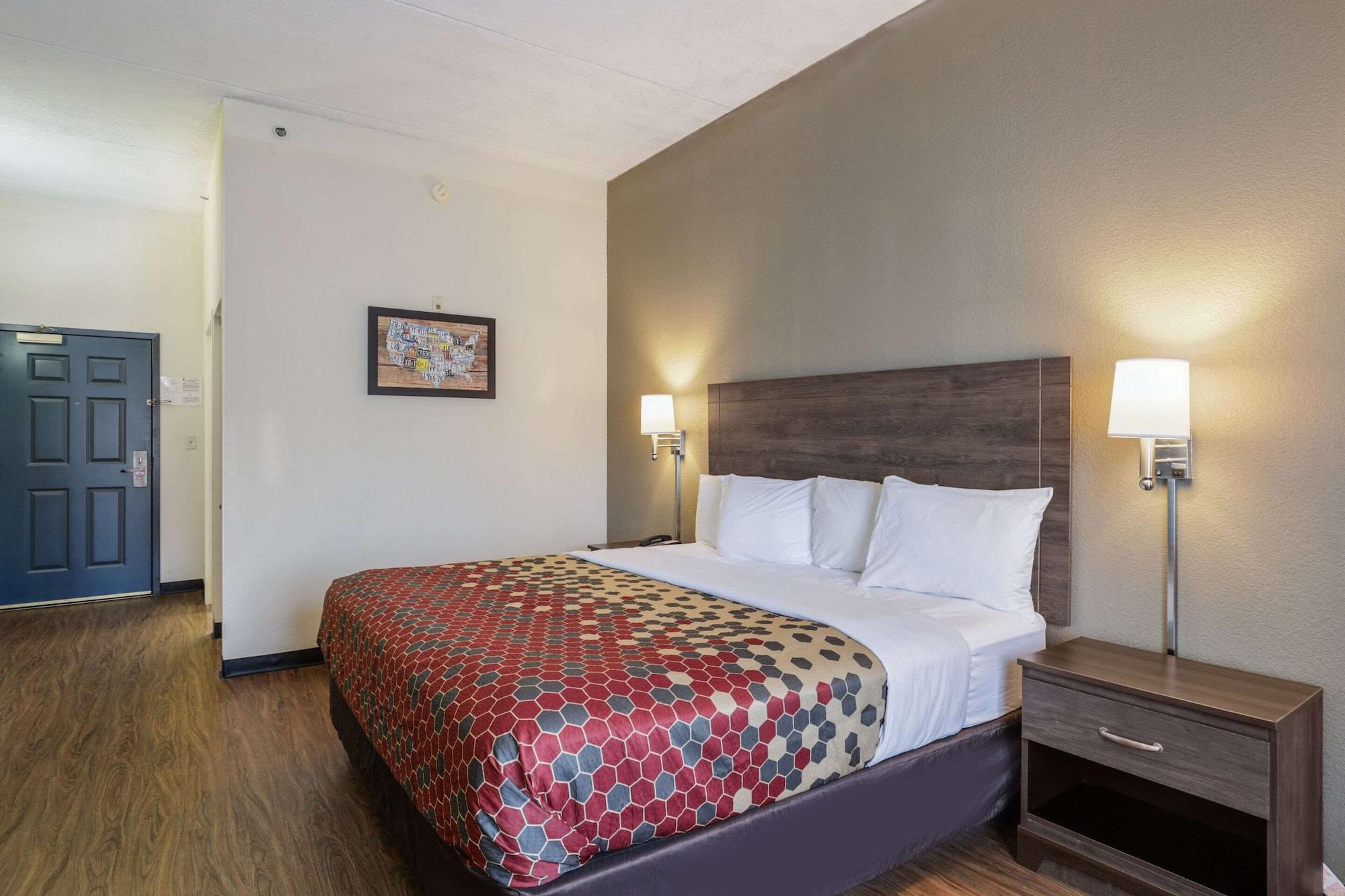 מריאנה Econo Lodge Inn & Suites מראה חיצוני תמונה