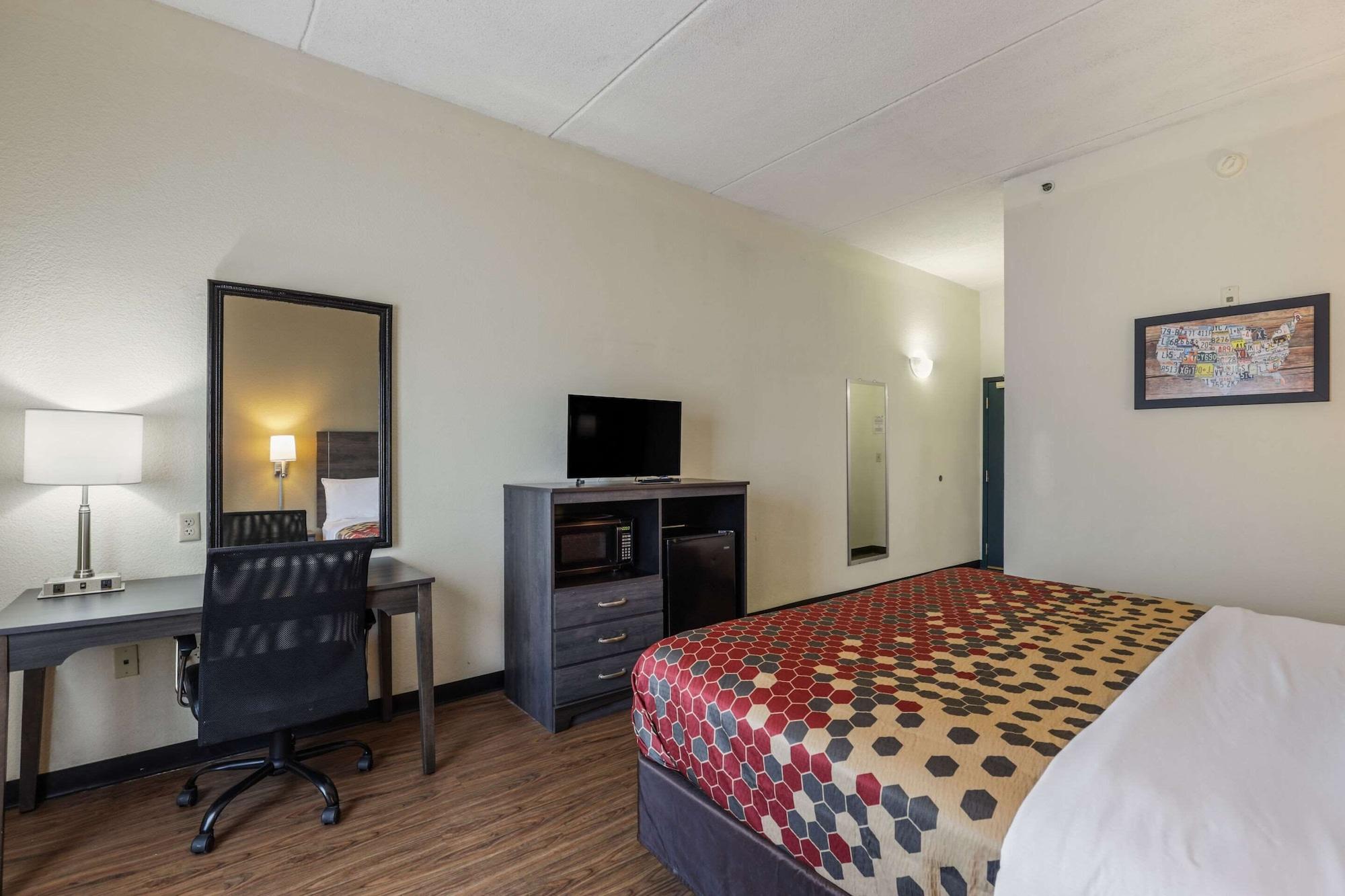 מריאנה Econo Lodge Inn & Suites מראה חיצוני תמונה