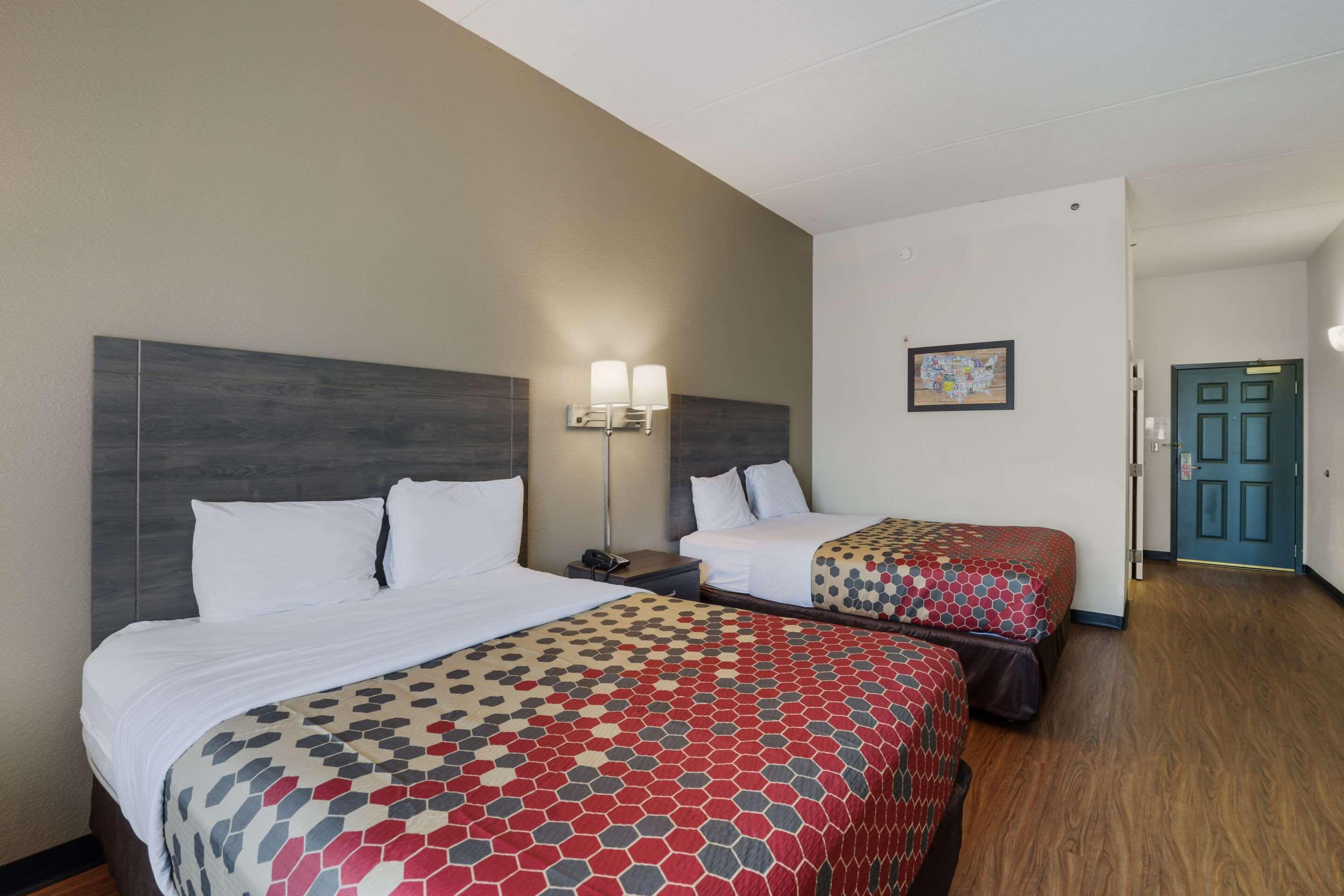מריאנה Econo Lodge Inn & Suites מראה חיצוני תמונה