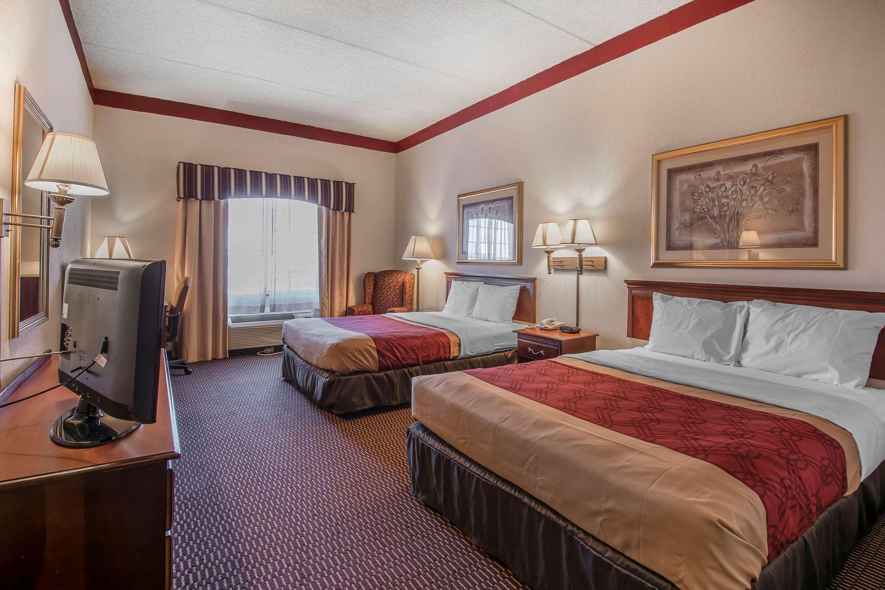 מריאנה Econo Lodge Inn & Suites מראה חיצוני תמונה