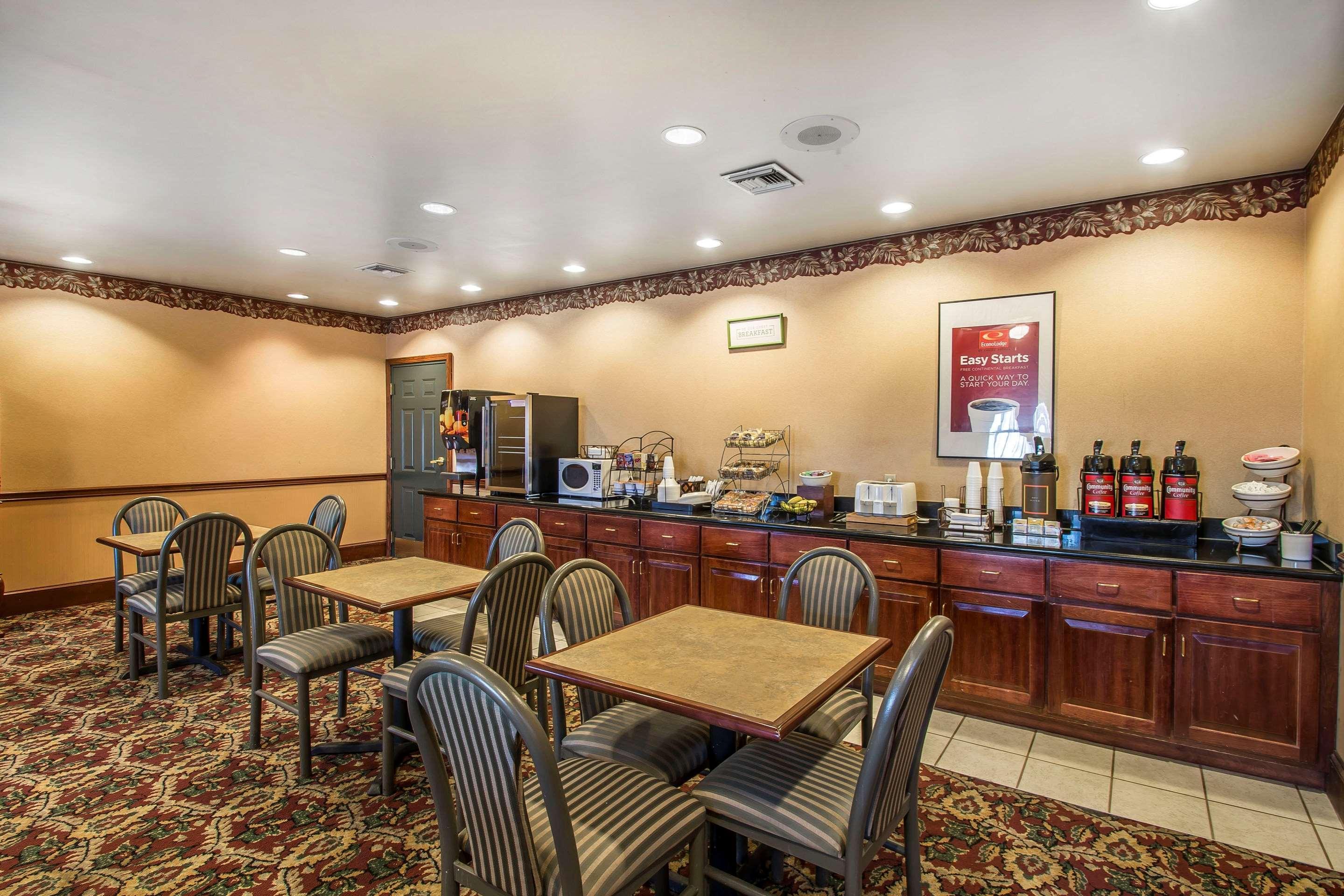 מריאנה Econo Lodge Inn & Suites מראה חיצוני תמונה