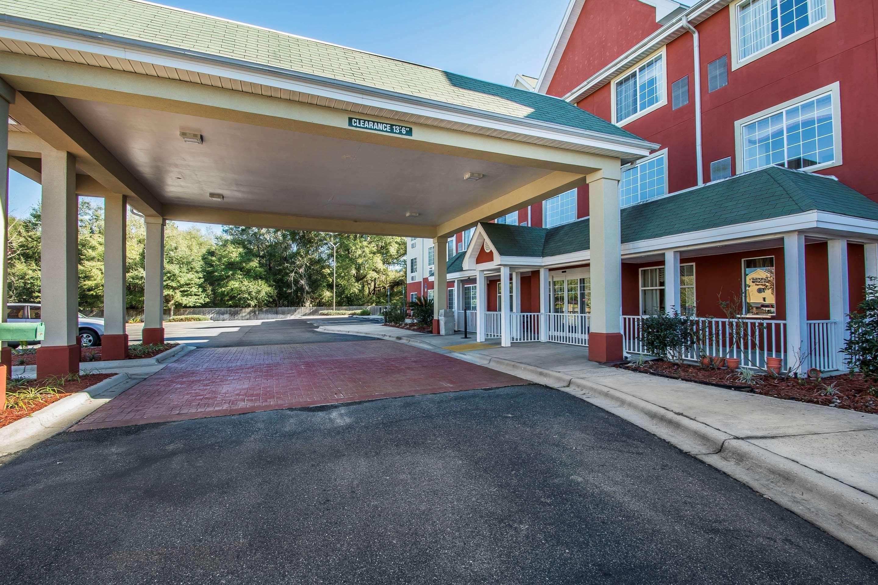 מריאנה Econo Lodge Inn & Suites מראה חיצוני תמונה