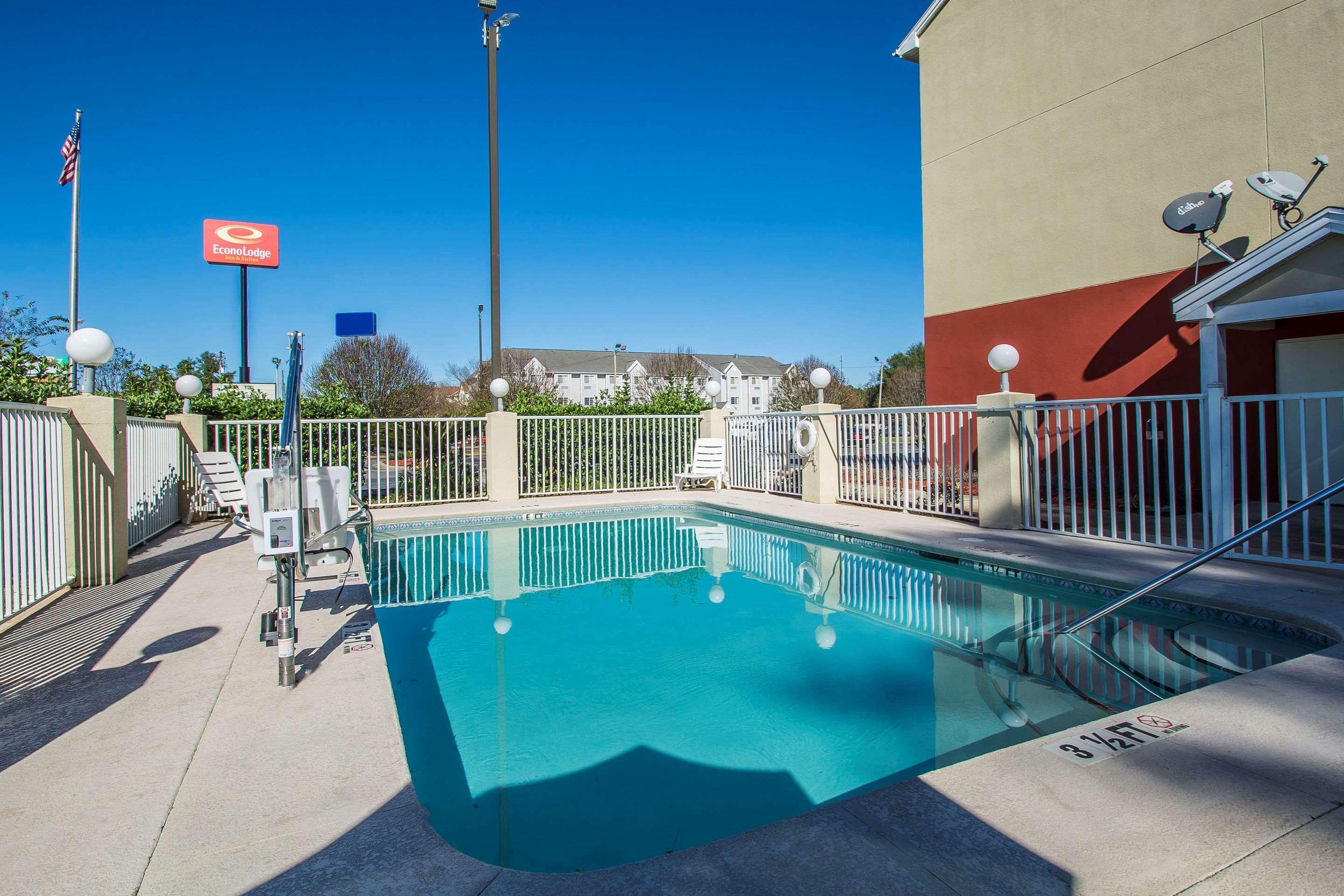 מריאנה Econo Lodge Inn & Suites מראה חיצוני תמונה