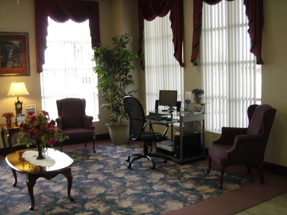 מריאנה Econo Lodge Inn & Suites מראה פנימי תמונה