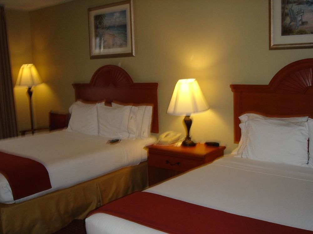מריאנה Econo Lodge Inn & Suites חדר תמונה